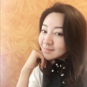 Meet your Posher, Elaine